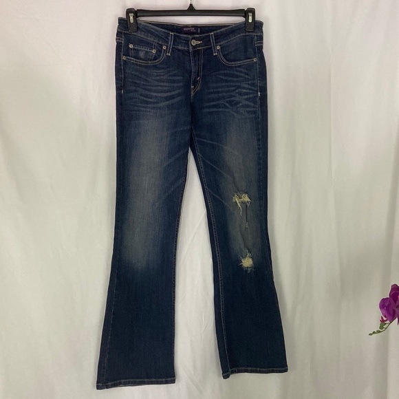 Levi’s Super-low 518 Flared Distressed Jean Size 9M - Picture 1 of 11